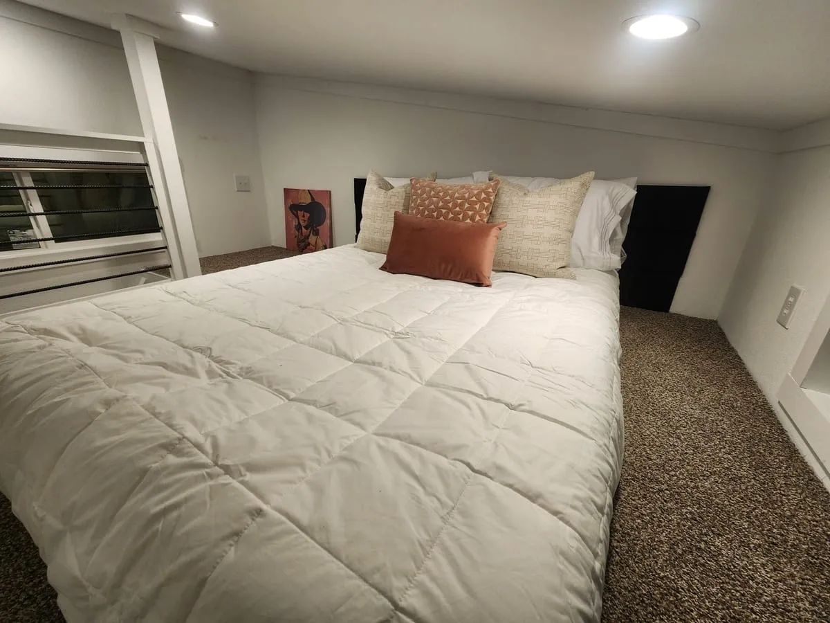 Villa 104: loft interior