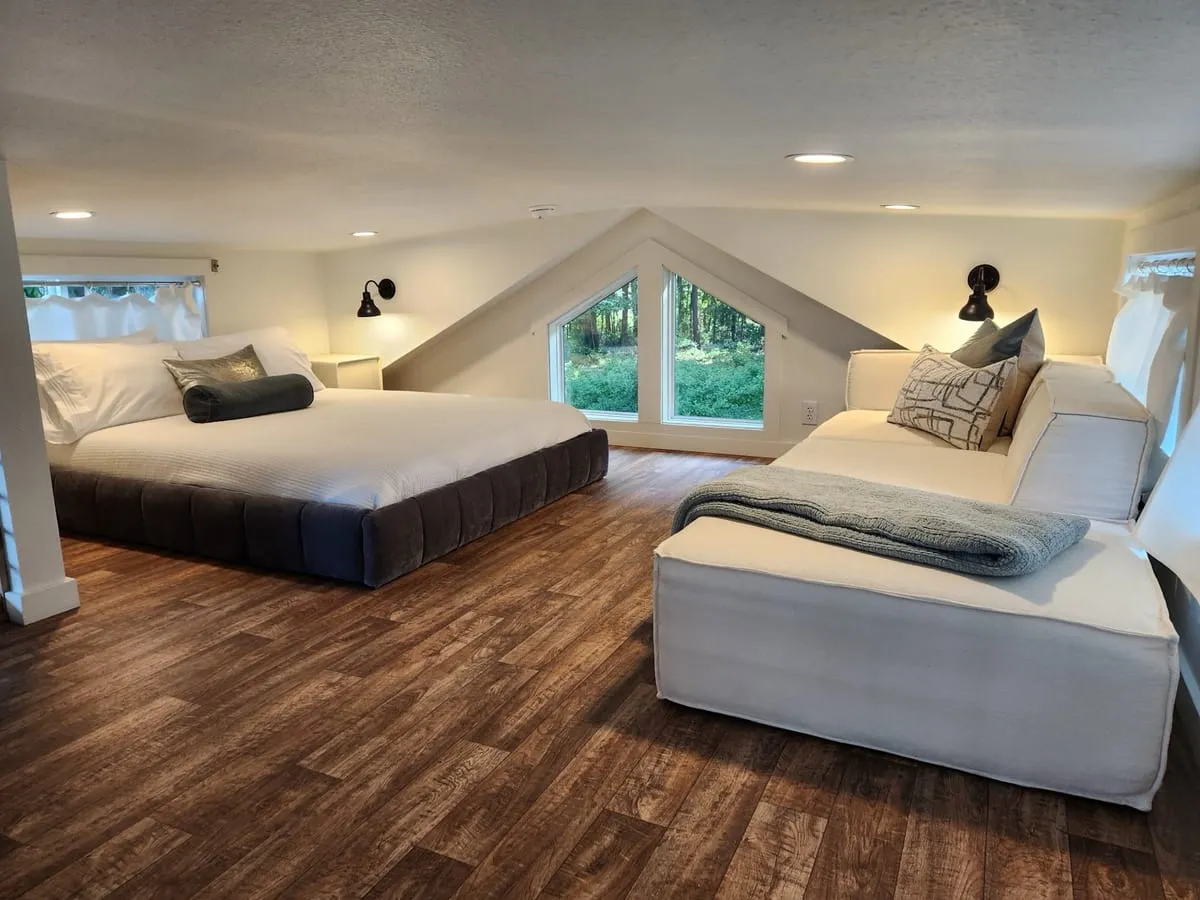 Villa 106: loft interior